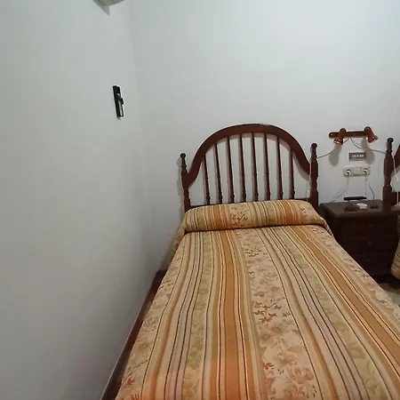 Algaidas Πανσιόν 3*